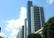 em caminhada por SP