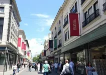 tour de compras na Rua 25 de Março